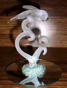 Szklana figurka delfiny na fali szkło matowe / satynowe