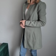 Zielony płaszcz damski elegancki Jacqueline de Young