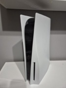 KONSOLA SONY PS5 BLURAY + GOGLE SONY PLAYSTATION VR V2 + 2x MOVE + KARABIN 