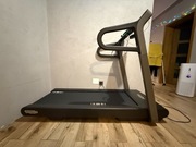 Technogym MyRun – stan idealny, przebieg 100 km + w zestawie iPad Pro