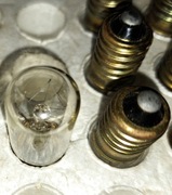 OSRAM MIG 6824 E14 10W - żarówka