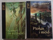 Kamień na szczycie oraz piołun i mód Ewa Białołęcka