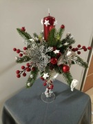 Świąteczna dekoracja w kieliszku 