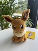 Pluszak kolekcjonerski Eevee Pokemon fit sitting cutties pokemon center