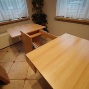 stół rozkładany z okleiny bukowej