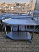 Stół Gastronomiczny Na Kołach Z Półką 124/70/90