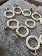 Żabka z kółkiem  do karnisza 10 szt.