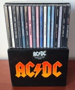 Kolekcja 17 CD AC/DC – Unikatowy Box Kolekcjonerski!