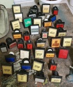 zestaw 38 przycisków do automatów