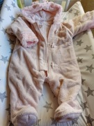 Jasno-różowy kombinezon niemowlęcy 68cm