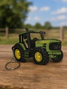 Brelok traktor 3D insp  John Deere 6830  solidny detale 87mm