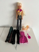 Lalka Barbie z ubrankami