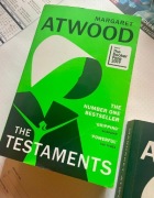 The testaments Margaret Atwood Ucz się czytając po angielsku i po polsku:)