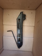 Lewarek samochodowy, opel 