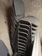 Krzesła biurowe metalowe