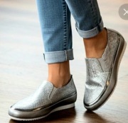 Skórzane  wsuwane  Mokasyny.  Loafersy.  Roz.  38/39. Srebrne. .  HÖGL. 