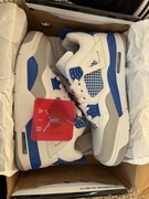Buty Air Jordan 4 Retro Niebieski, biały „Military Blue”