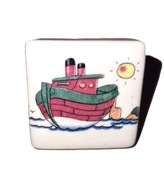 Gałka Meblowa dziecięca ceramiczna z grafiką STATKI kwadrat 33 mm BIAŁY