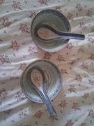 Dwie miseczki z chinskiej porcelany ryżowej 