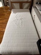 IKEA Sosnowe łóżko + materac piankowy 90x200