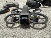 Dron wyścigowy DJI Avata 2 Fly More Combo 1x aku DJI Goggles 3 RC Motion 3