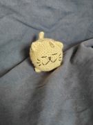 Szydełkowy Breloczek Kotek – Model: Maurycy