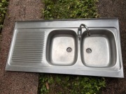 Zlewozmywak dwukomorowy ze stali kwasoodpornej