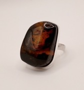 Srebrny pierścionek z bursztynem