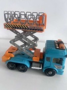 ładna ciężarówa - podnośnik