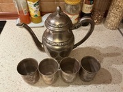 Dzbanek plus cztery kubki srebrne