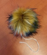 KOLOROWE POMPONY DO CZAPEK 