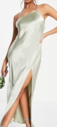 ASOS– Oliwkowa satynowa sukienka midaxi na jedno ramię z drapowanym plecami