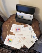 „Znaczki wszystkich narodów”. Całostki w pudełku. Seria Franklin Mint. USA