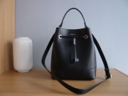 FURLA TORBA TOREBKA STACY BUCKET BAG SKÓRA CZARNA