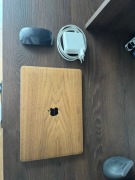 MacBook Pro 13 2017, bateria po wymianie, Magic Mouse, ładowarka
