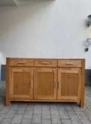 Bardzo solidny zestaw w bardzo dobrym stanie! Komody, stół i witryna