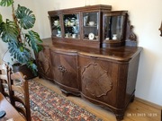 Stary fornirowany kredens z witryną – masywny 
