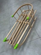 Drewniane sanki z oparciem 