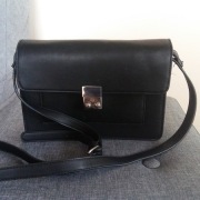 Czarna torebka Even&Odd