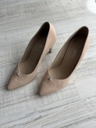 Szpilki na wysokim obcasie