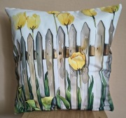 Wiosenna dekoracyjna poszewka na poduszkę 40x40 żółte tulipany  rustykalna 
