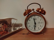 Budzik Junghans z dwoma dzwonkami