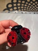 Biżuteria broszka na ubranie złoto i perły