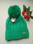 Czapka damska z pomponem 