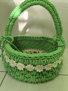 Zielony pleciony koszyk wielkanocny na święconkę handmade na szydełku 