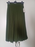 Plisowana spódnica w kolorze khaki
