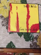 The Twins-Love In The Dark, 7"singiel winylowy 