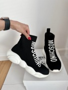 Oryginalne Moschino sneakersy 38. Nowe, z pudełkiem. Stan idealny.