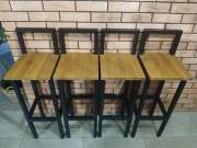 Hoker metal z dębem