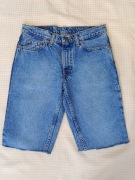 Spodenki jeansowe Levi's. 28. Obwód pasa 80 cm 